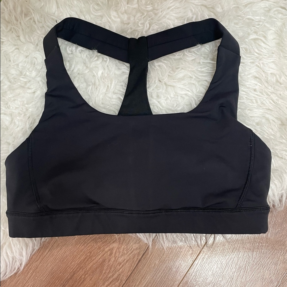 Lululemon sports bra, size 8, no tag, but hardly worn